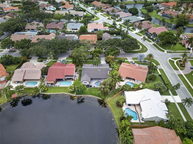10761 NW 5th St, Plantation, FL 33324