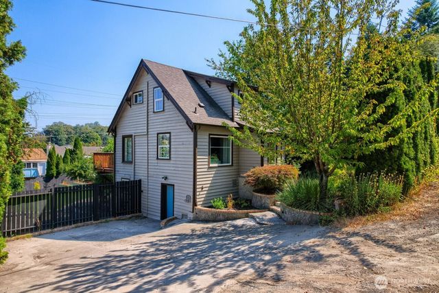 9744 49th Avenue S, Seattle, WA 98118