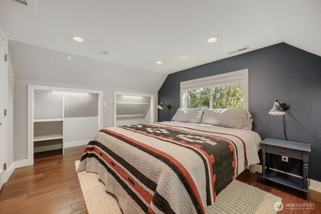 9744 49th Avenue S, Seattle, WA 98118