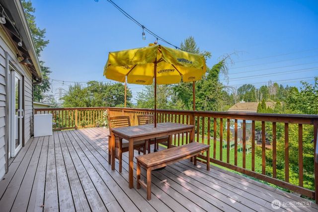 9744 49th Avenue S, Seattle, WA 98118