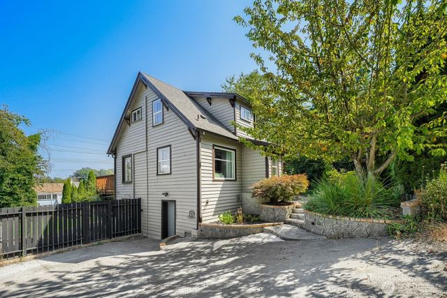 9744 49th Avenue S, Seattle, WA 98118