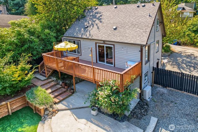 9744 49th Avenue S, Seattle, WA 98118