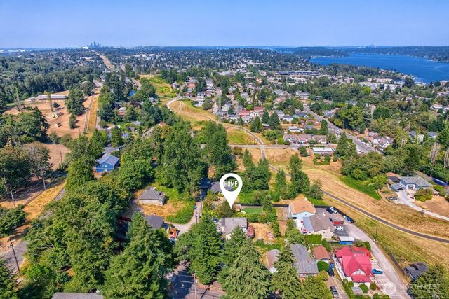 9744 49th Avenue S, Seattle, WA 98118