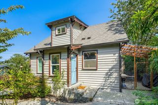 9744 49th Avenue S, Seattle, WA 98118
