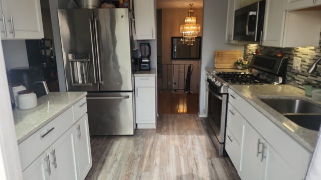 425 Norman Lane, Roselle, IL 60172