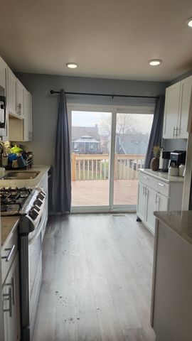 425 Norman Lane, Roselle, IL 60172