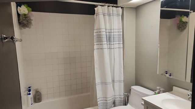 425 Norman Lane, Roselle, IL 60172