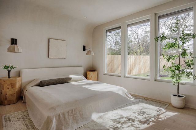 2329 Campden DR, Austin, TX 78745