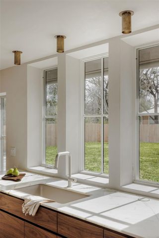 2329 Campden DR, Austin, TX 78745