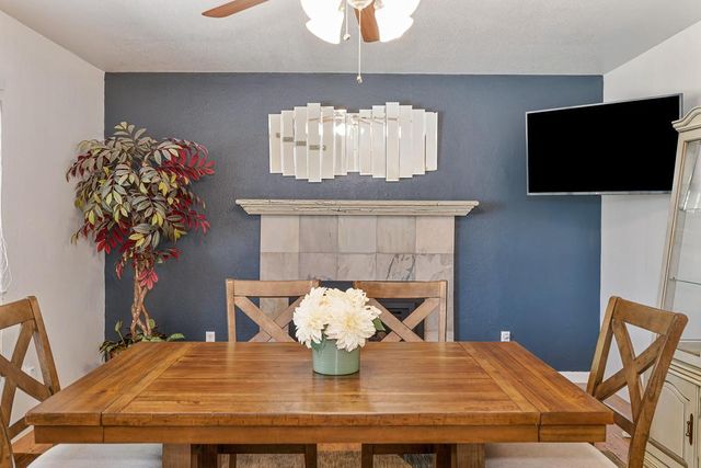 5169 Rabeneck Way, Fair Oaks, CA 95628