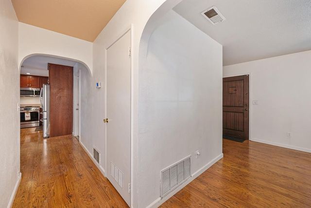 5169 Rabeneck Way, Fair Oaks, CA 95628