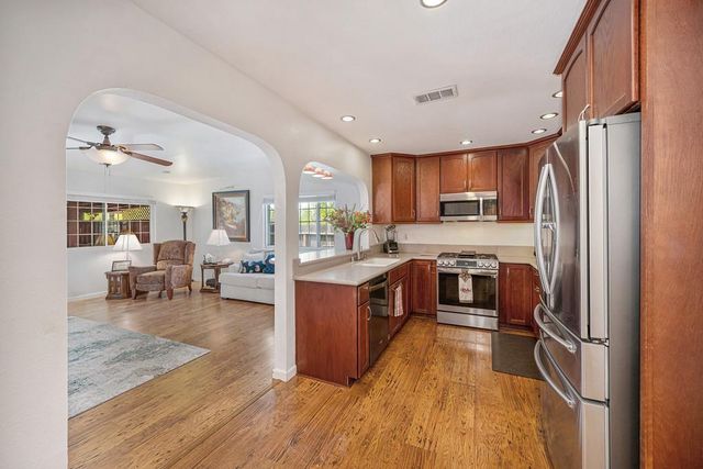 5169 Rabeneck Way, Fair Oaks, CA 95628