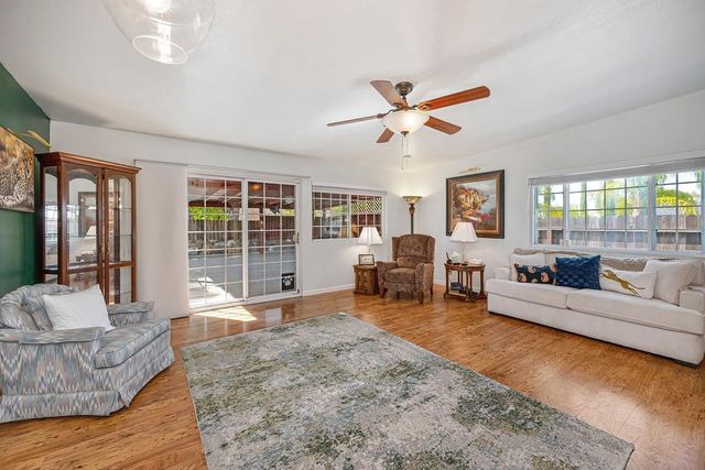 5169 Rabeneck Way, Fair Oaks, CA 95628