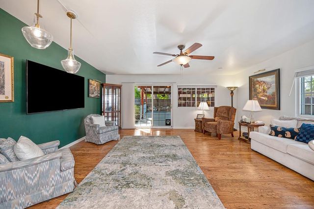5169 Rabeneck Way, Fair Oaks, CA 95628