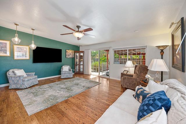 5169 Rabeneck Way, Fair Oaks, CA 95628