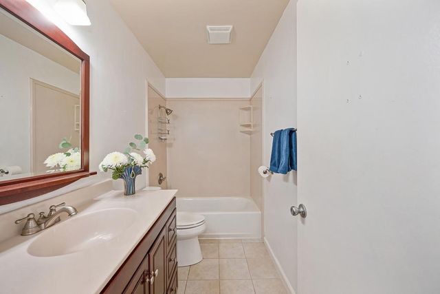 5169 Rabeneck Way, Fair Oaks, CA 95628