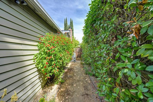 5169 Rabeneck Way, Fair Oaks, CA 95628