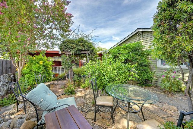 5169 Rabeneck Way, Fair Oaks, CA 95628