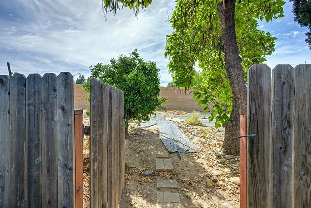 5169 Rabeneck Way, Fair Oaks, CA 95628
