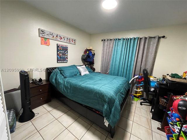 1055 W 77th St 311, Hialeah, FL 33014