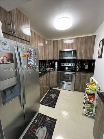 1055 W 77th St 311, Hialeah, FL 33014