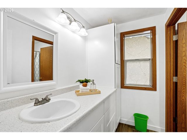 527 WILLAMINA Ave, Forest Grove, OR 97116