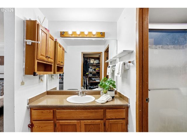 527 WILLAMINA Ave, Forest Grove, OR 97116