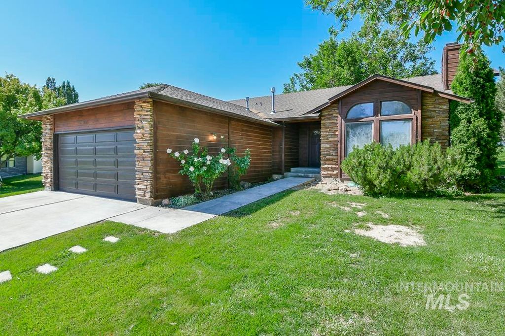 707 Parkside Way, Nampa, ID 83686
