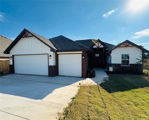 2804 Summit Hollow Circle, Norman, OK 73071