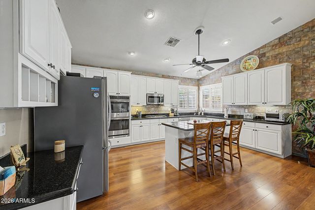 7002 W LONE CACTUS Drive, Glendale, AZ 85308