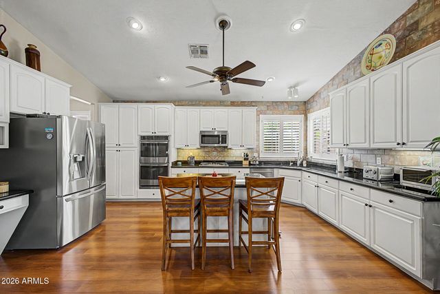 7002 W LONE CACTUS Drive, Glendale, AZ 85308