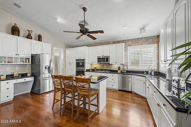 7002 W LONE CACTUS Drive, Glendale, AZ 85308