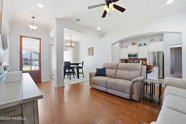 214 Milton Estates, Youngsville, LA 70592