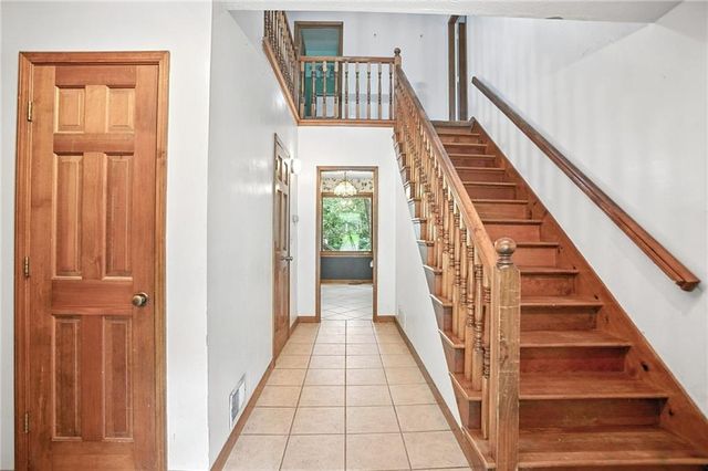 604 Apache Trail, Woodstock, GA 30189