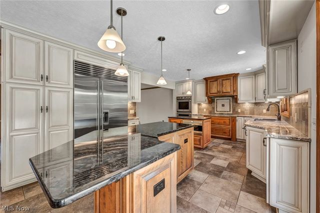 3640 Parson Pond Circle, Westlake, OH 44145