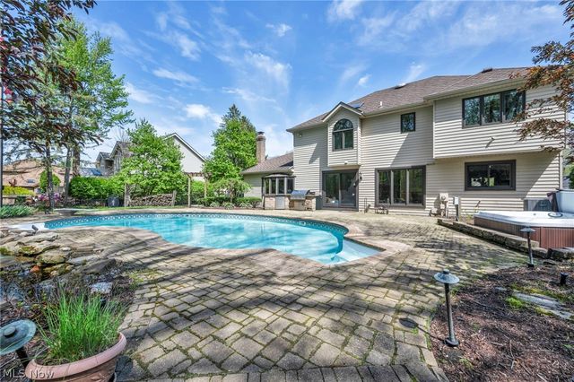 3640 Parson Pond Circle, Westlake, OH 44145