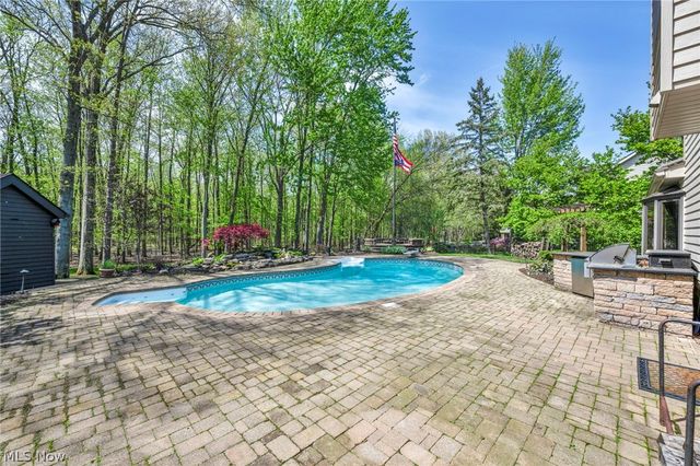 3640 Parson Pond Circle, Westlake, OH 44145