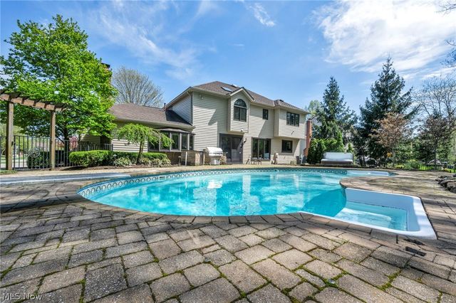 3640 Parson Pond Circle, Westlake, OH 44145