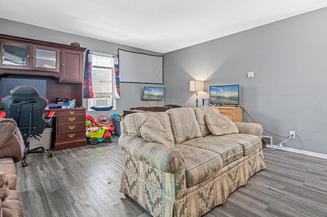 2905 Bryant Avenue N, Minneapolis, MN 55411