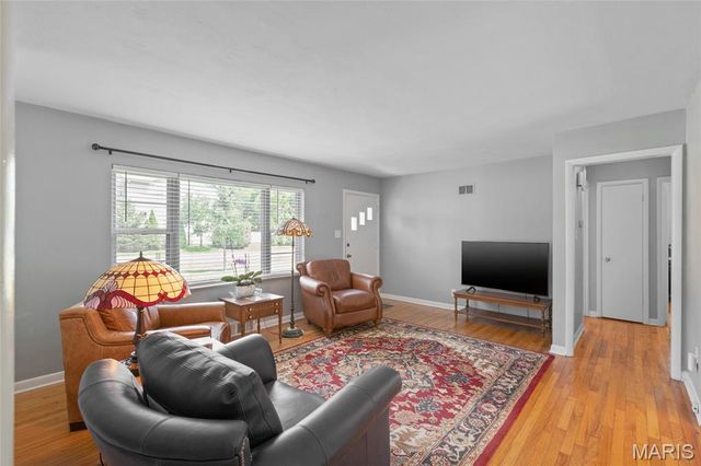 446 W Kirkham Avenue, Webster Groves, MO 63119