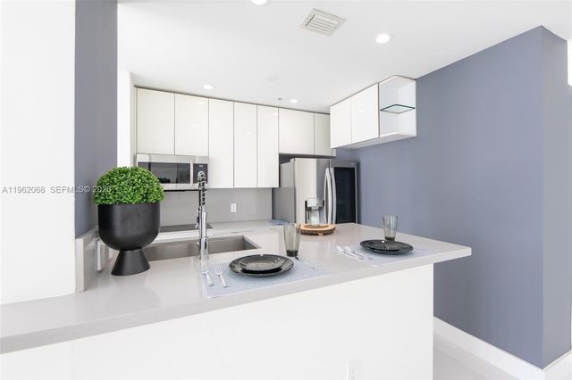 2200 NE 4th Ave 602, Miami, FL 33137