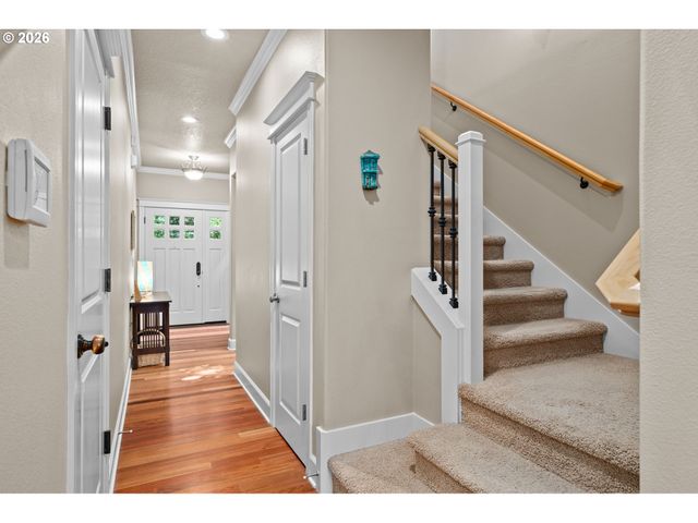 2003 Nw VILLAGE Cir, Portland, OR 97229