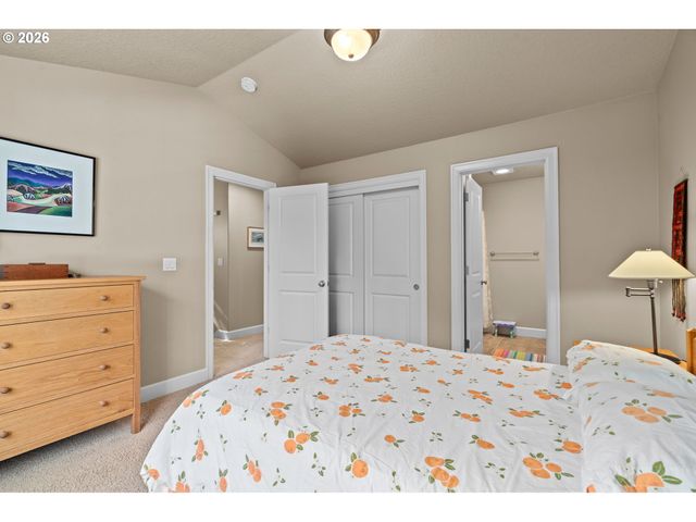 2003 Nw VILLAGE Cir, Portland, OR 97229