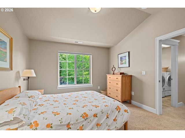 2003 Nw VILLAGE Cir, Portland, OR 97229
