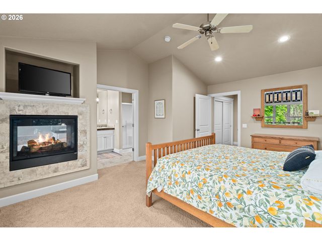 2003 Nw VILLAGE Cir, Portland, OR 97229