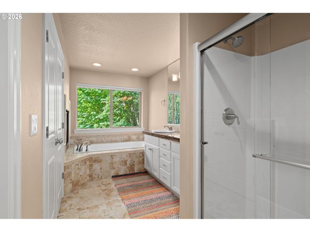 2003 Nw VILLAGE Cir, Portland, OR 97229