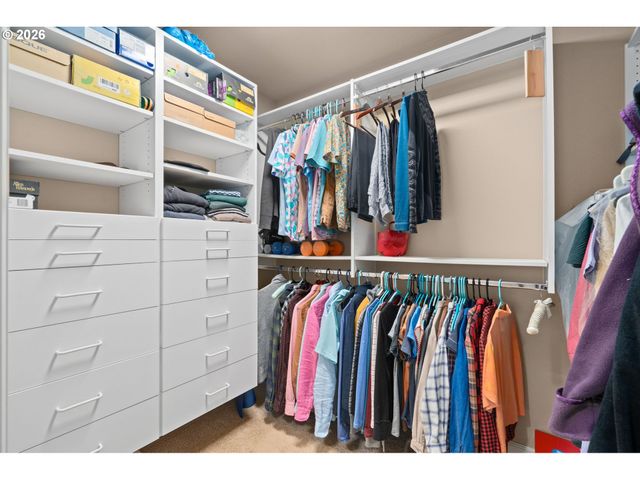 2003 Nw VILLAGE Cir, Portland, OR 97229