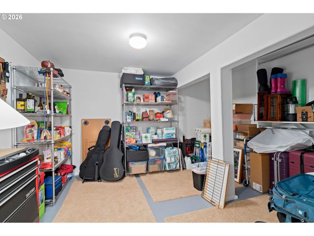 2003 Nw VILLAGE Cir, Portland, OR 97229