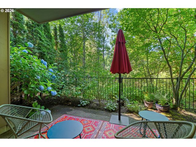 2003 Nw VILLAGE Cir, Portland, OR 97229