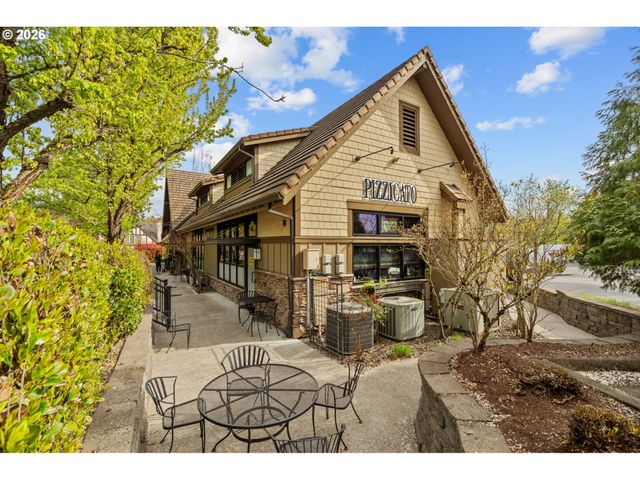 2003 Nw VILLAGE Cir, Portland, OR 97229
